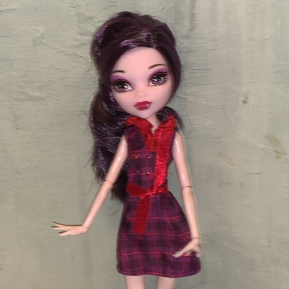 Nwots 2015 G2 Monster High Doll Elissabat Ghoulebrities in London Purple Hair - Picture 13 of 14